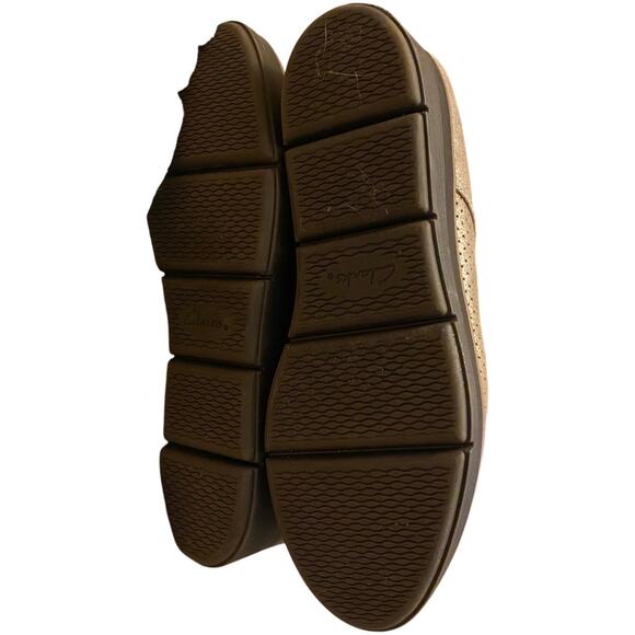 Clarks "Shaylin Lace Oxfords" Platinum, 10, Laced Up, Suede Leather, 1.5" Heel - Picture 6 of 10